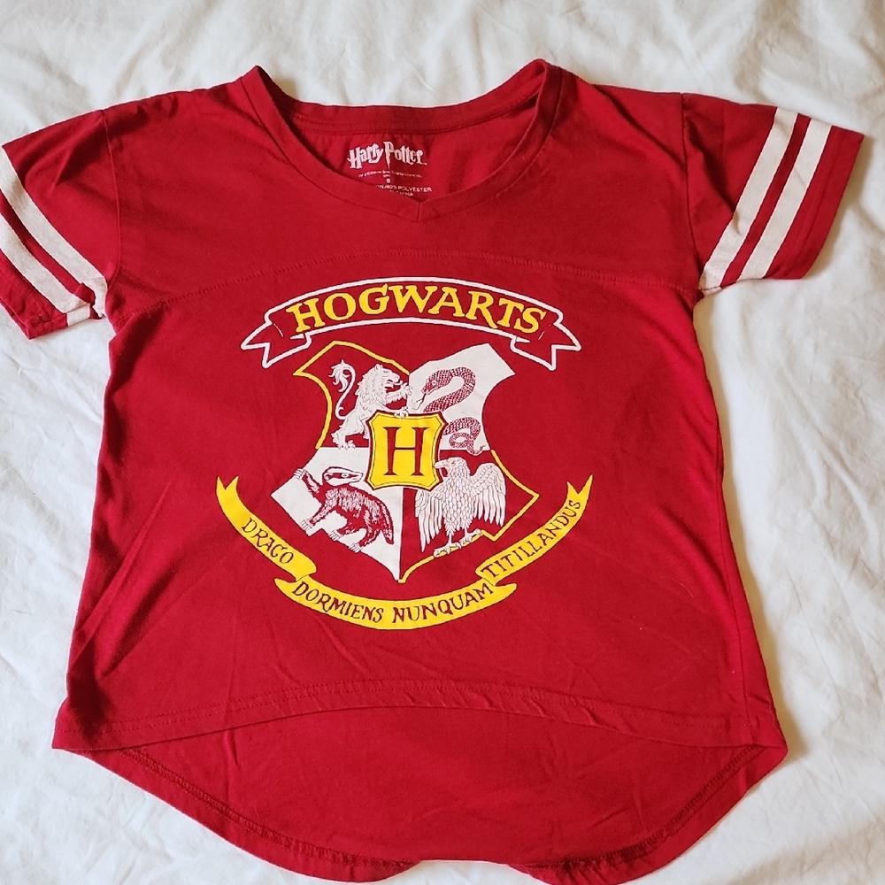 Warner Bros. Red Hogwarts Womens size small